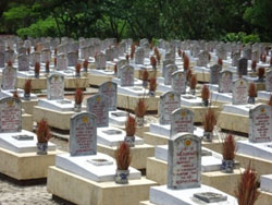 Một góc nhỏ tại nghĩa trang liệt sĩ Trường Sơn (Ảnh: Nguyễn Anh/Vietnam+)
