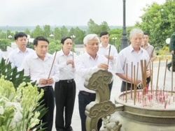 Phó Chủ tịch Quốc hội Uông Chu Lưu thăm và làm việc tại Quảng Trị