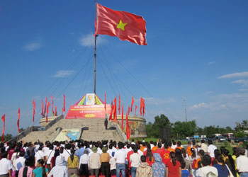 Lễ Thượng cờ trên Kỳ đài Hiền Lương