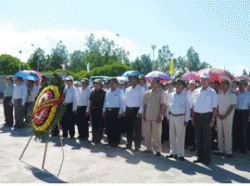 Tổ chức lễ viếng Nghĩa trang liệt sỹ Quốc gia Trường Sơn, Đường 9 và Thành cổ Quảng Trị