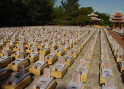 Bộ Quốc phòng trao tặng huyện Hướng Hóa 12 tỷ đồng xây dựng nghĩa trang liệt sỹ